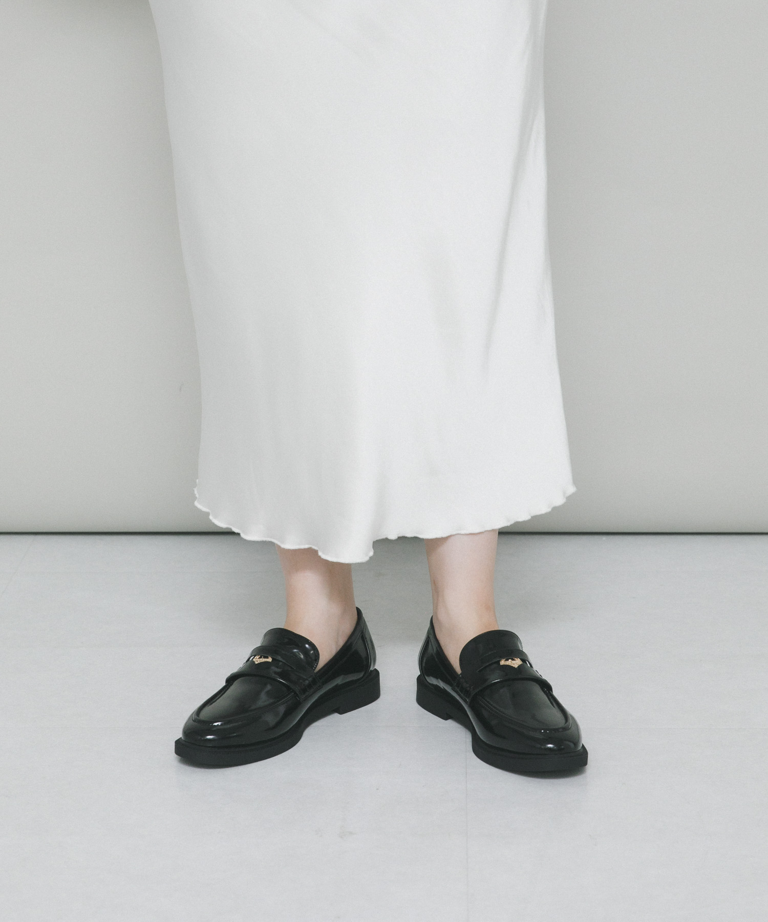 BLACK/E