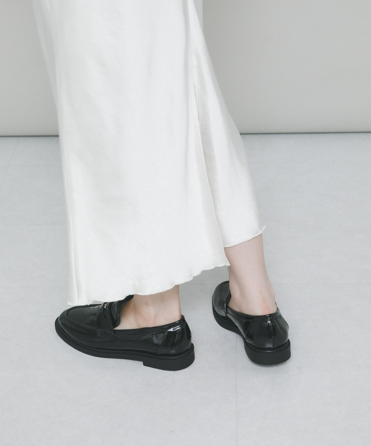 BLACK/E