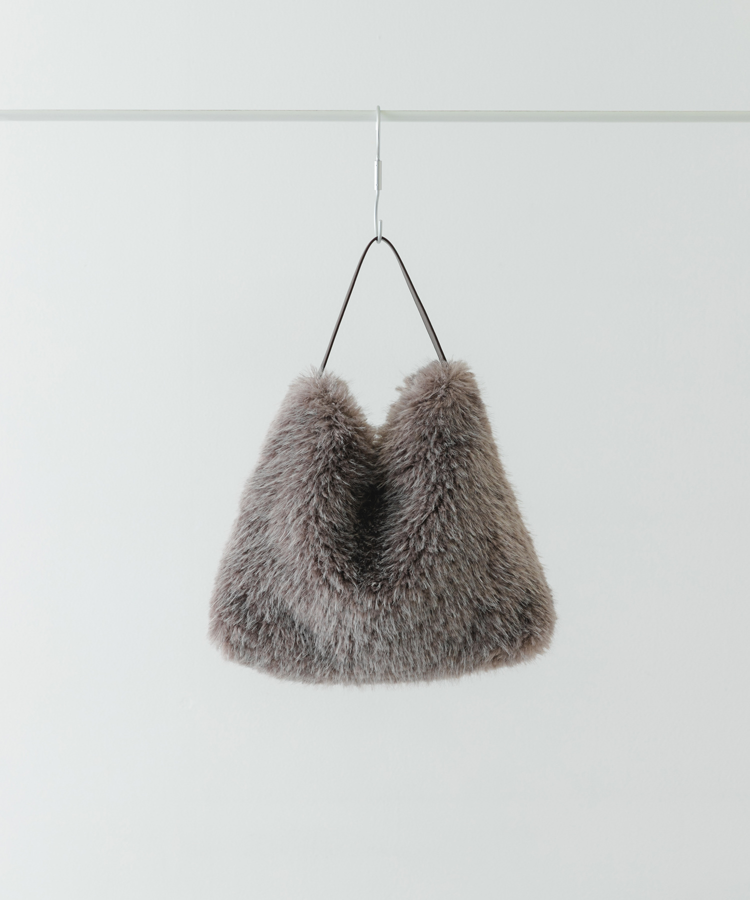 フラッフィーワンハンドルバッグ