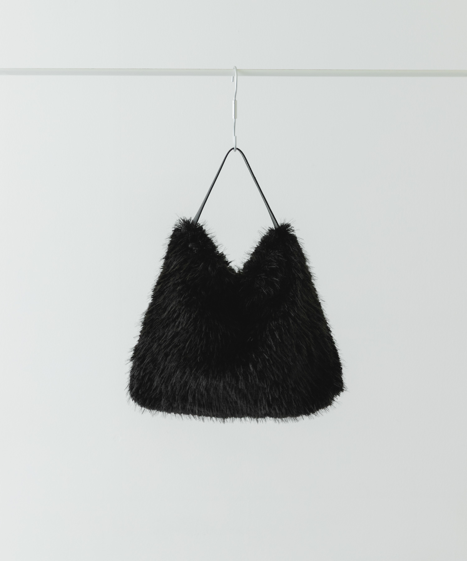 フラッフィーワンハンドルバッグ