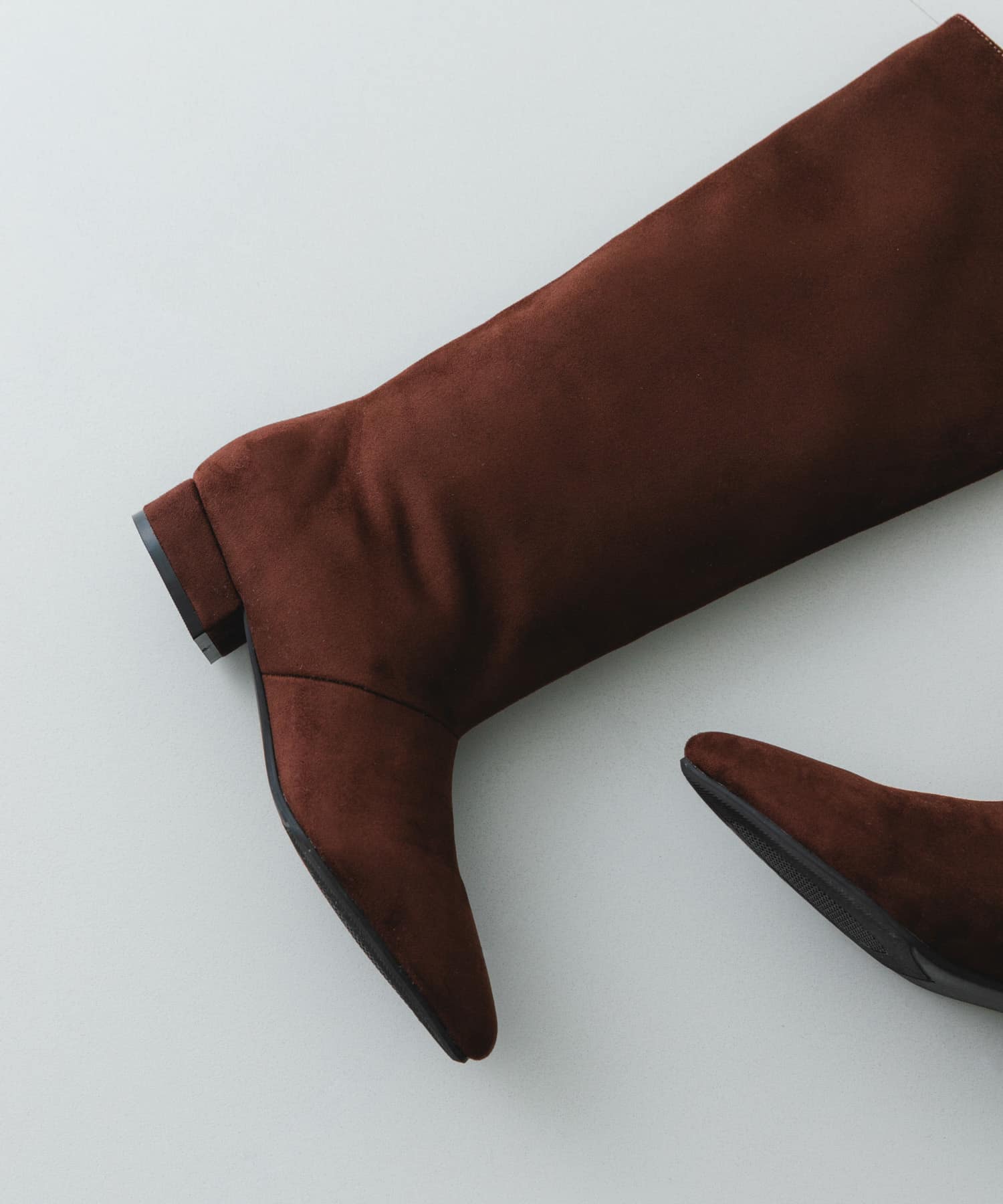 DARK BROWN