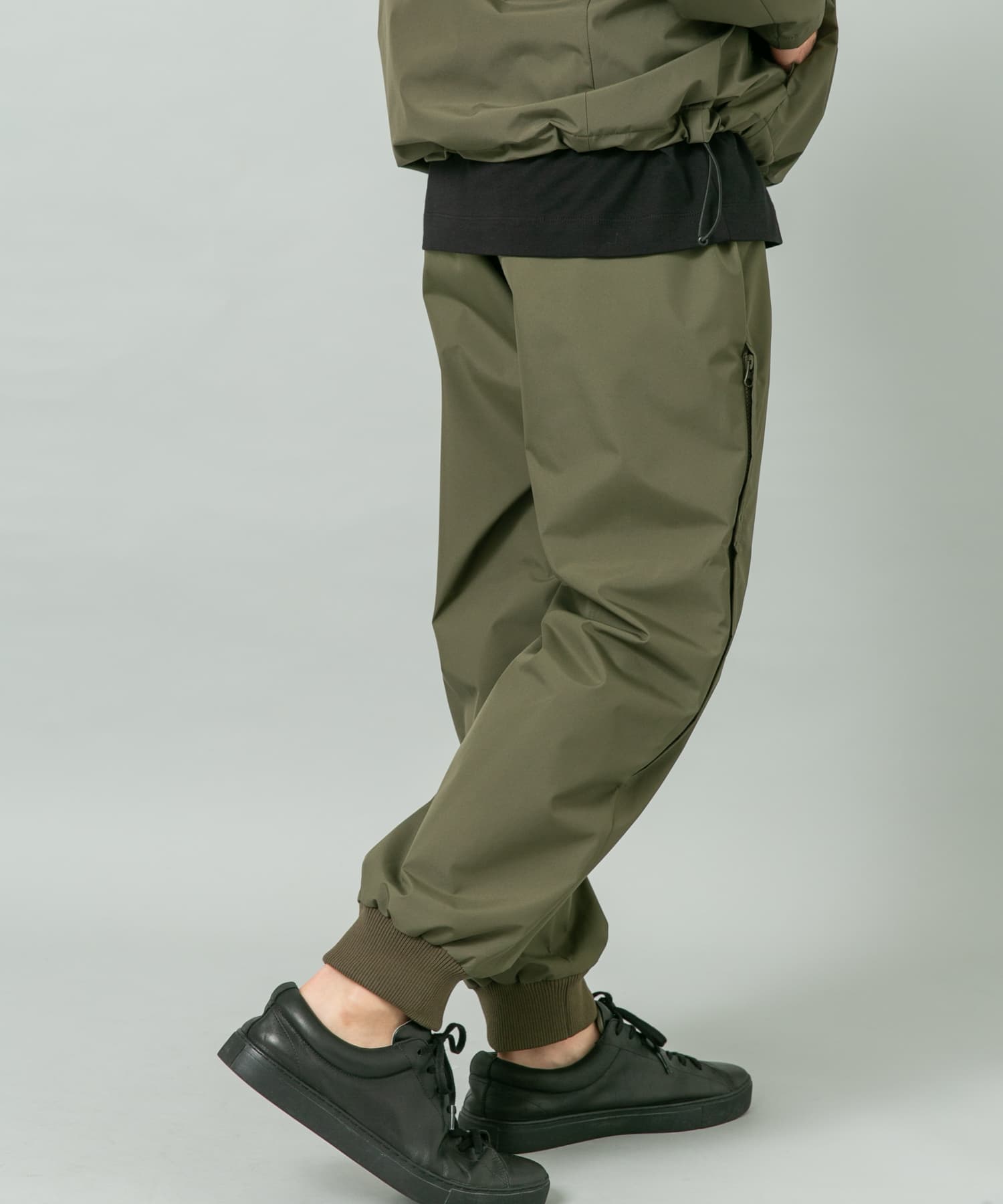 KHAKI