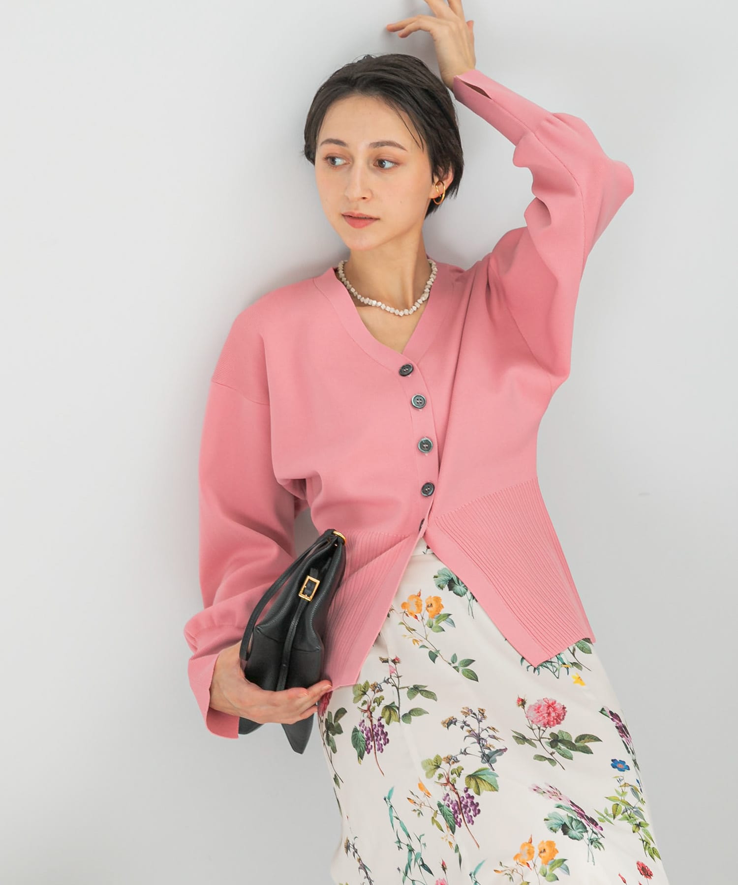 Vネックリブフロント釦デザインニット(Free PINK): トップス｜URBAN