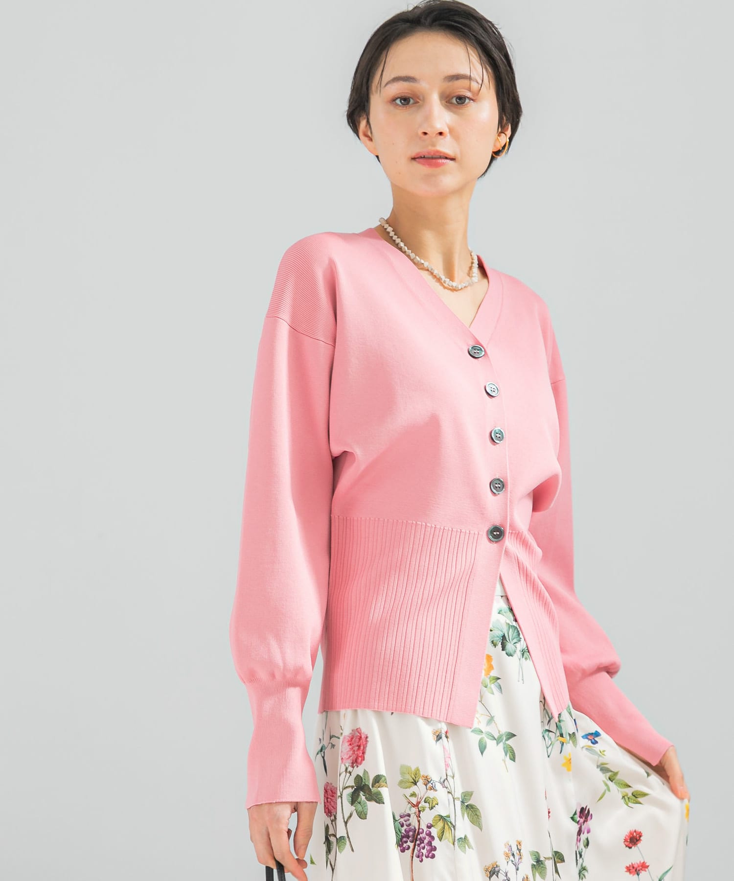 Vネックリブフロント釦デザインニット(Free PINK): トップス｜URBAN