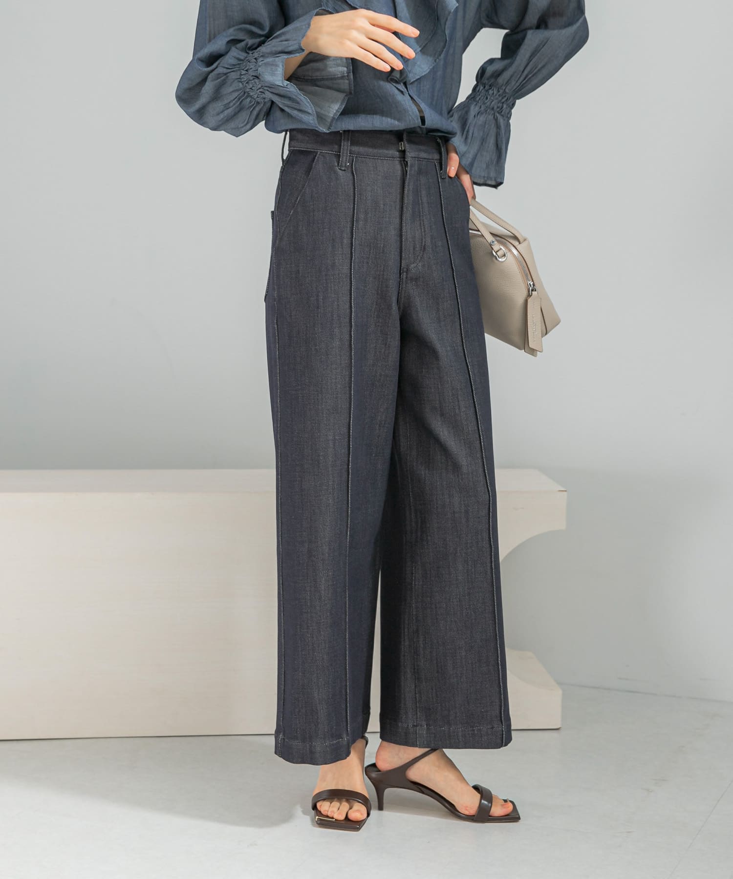 ピンタックストレッチワイドデニムパンツ