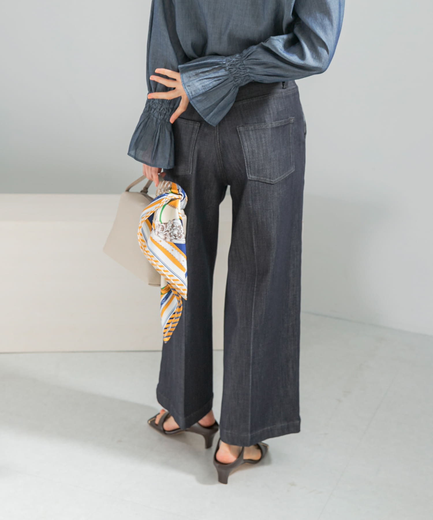 身長：168cm サイズ：38