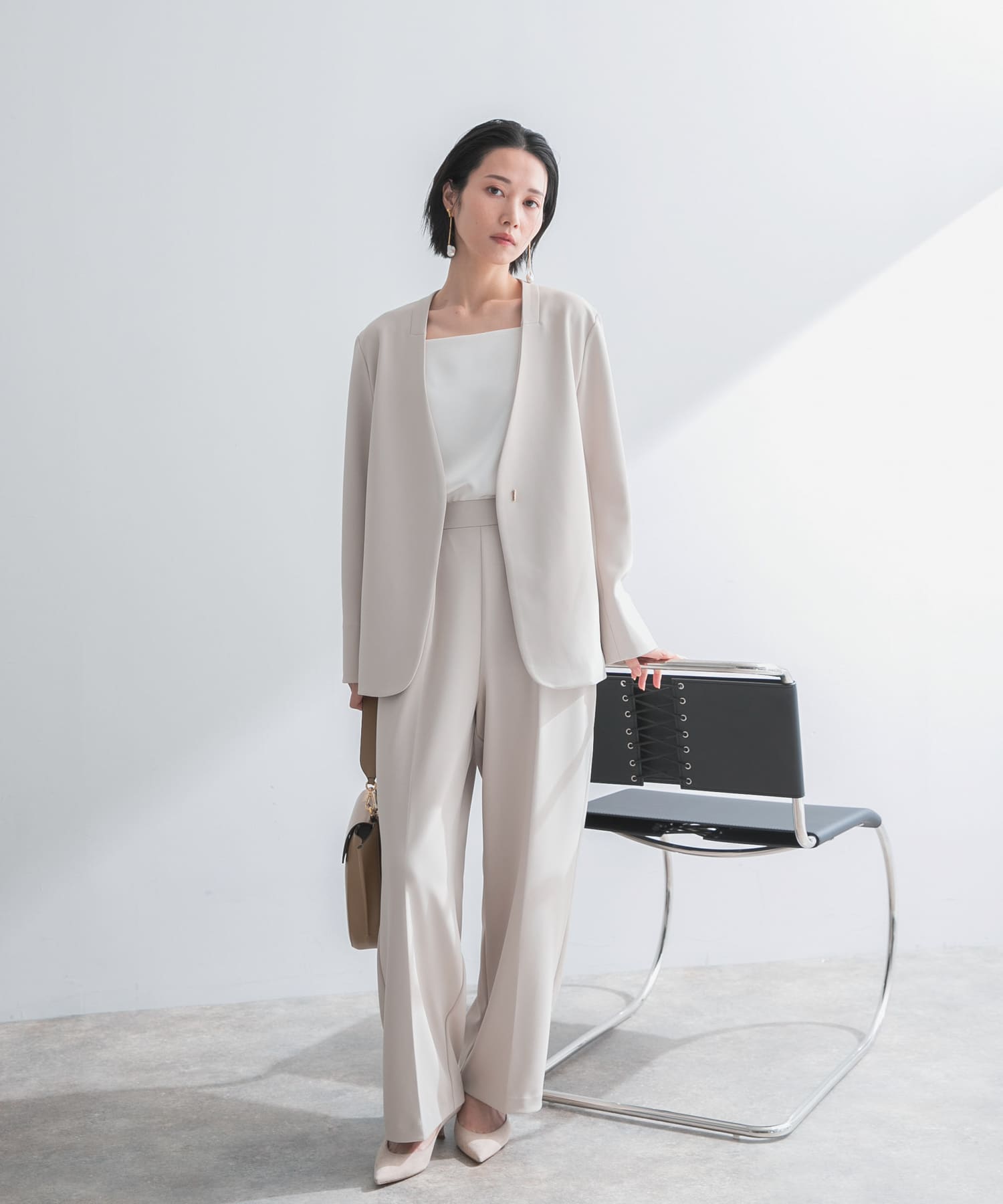 ストレッチツイルタックストレートパンツ L.BEIGE 36