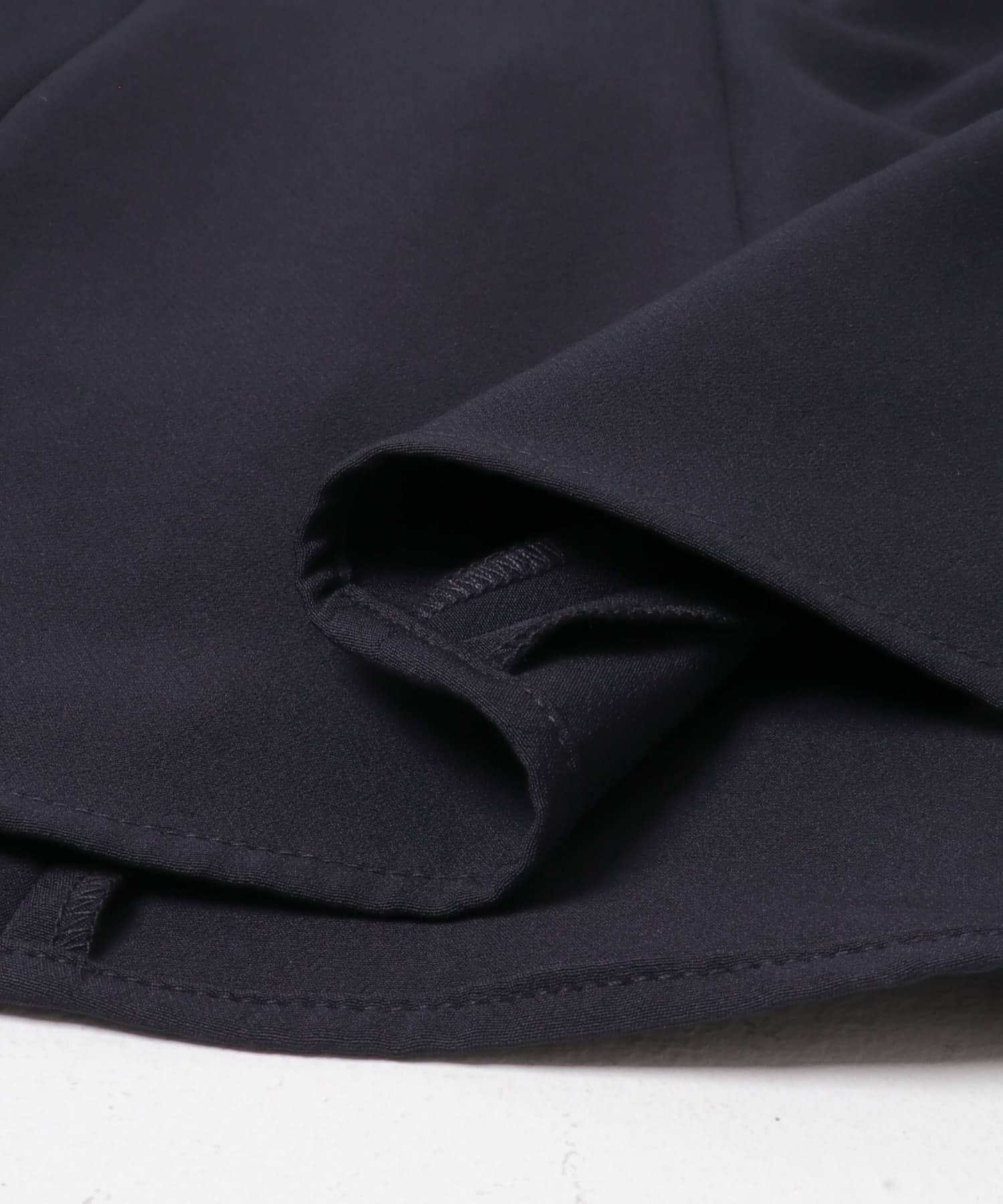 『WEB/一部店舗限定』『SHORT/TALLサイズあり』ペプラムブラウス+テーパードパンツ NAVY 36