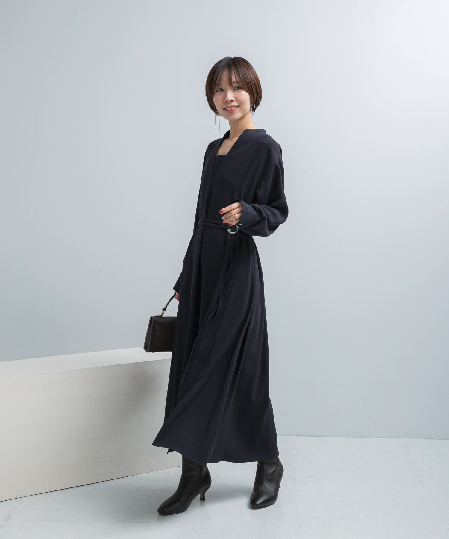 トリアセテート混Vネックワンピース(Free NAVY): ワンピース｜URBAN