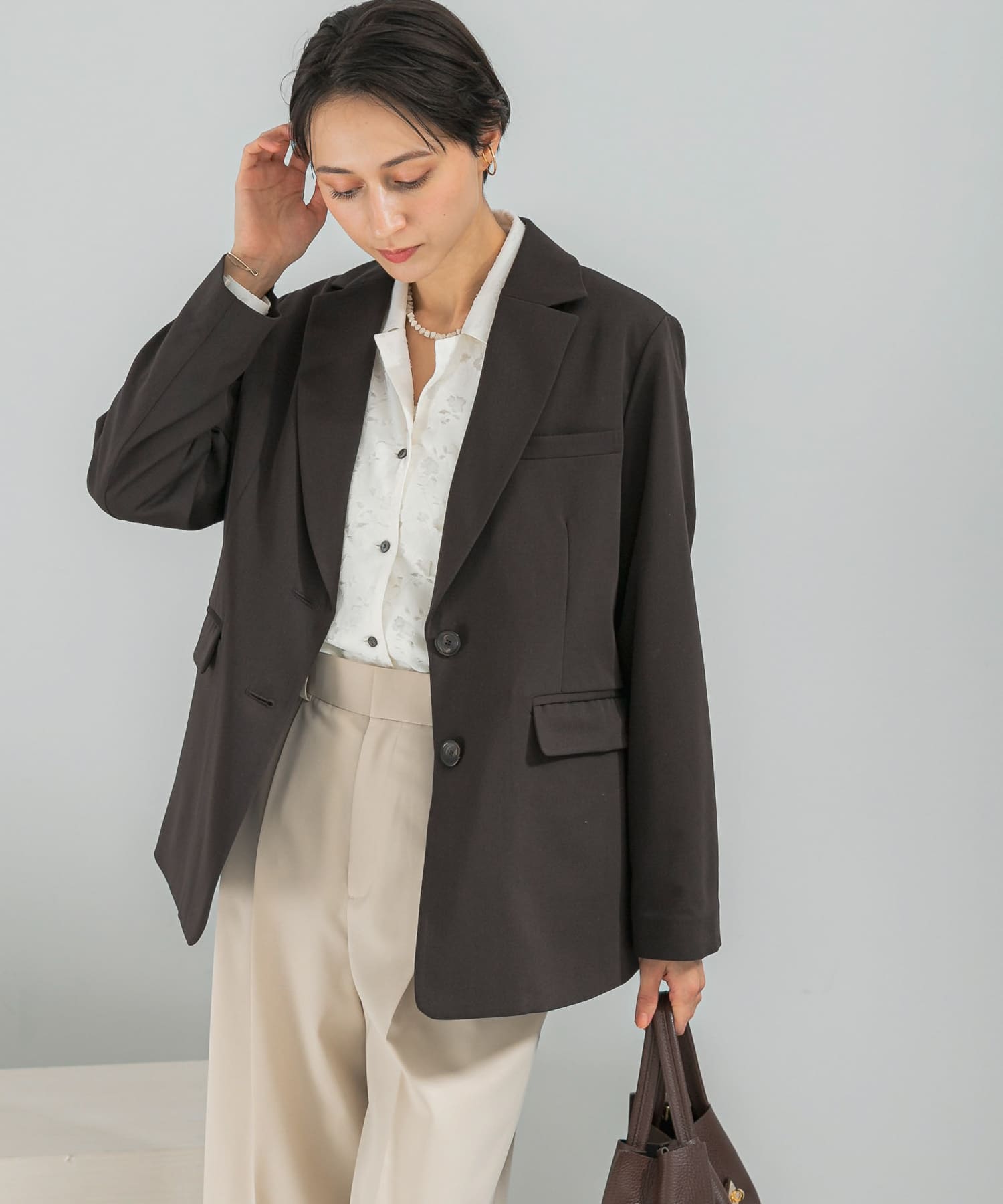 DARK BROWN