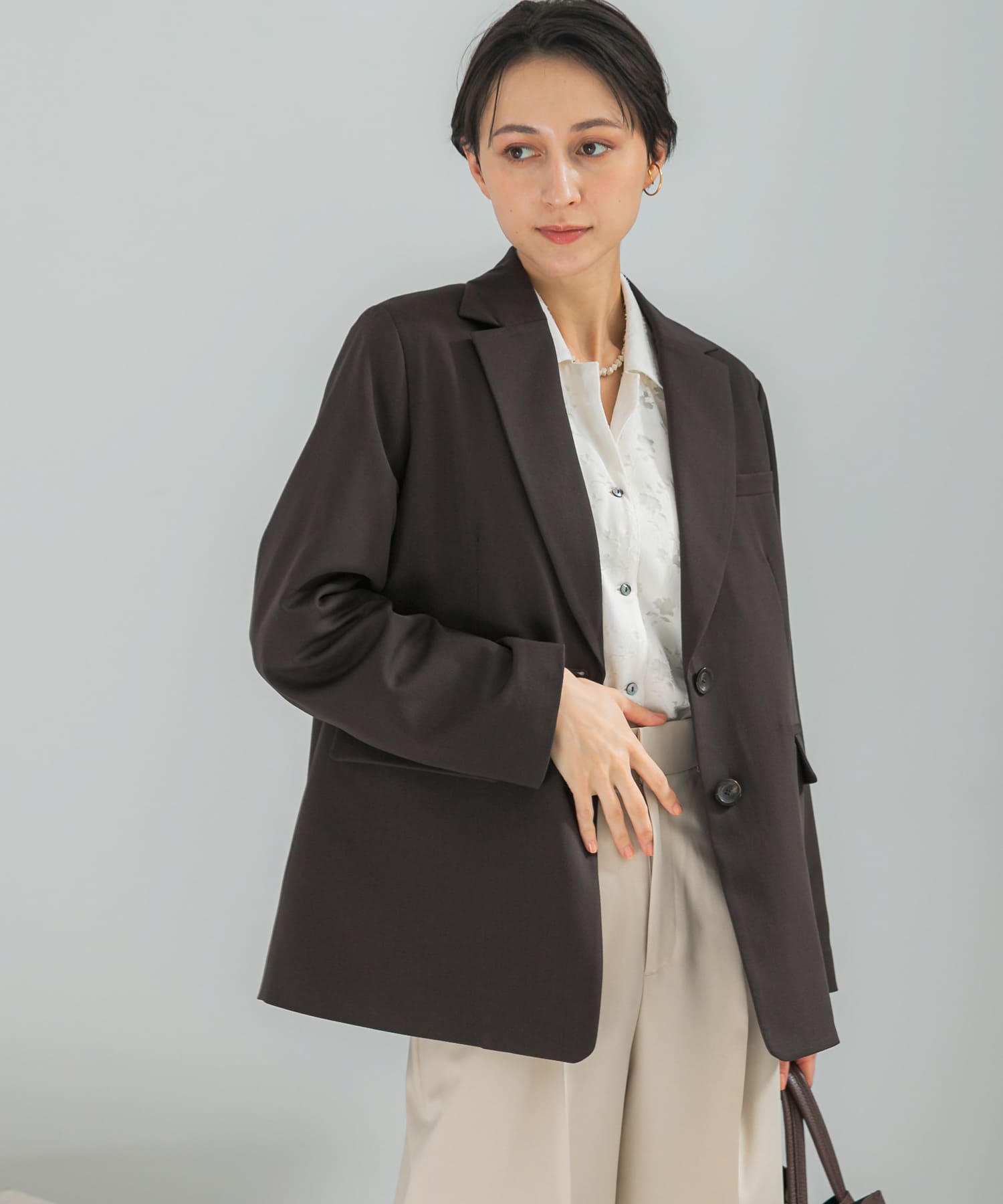 DARK BROWN