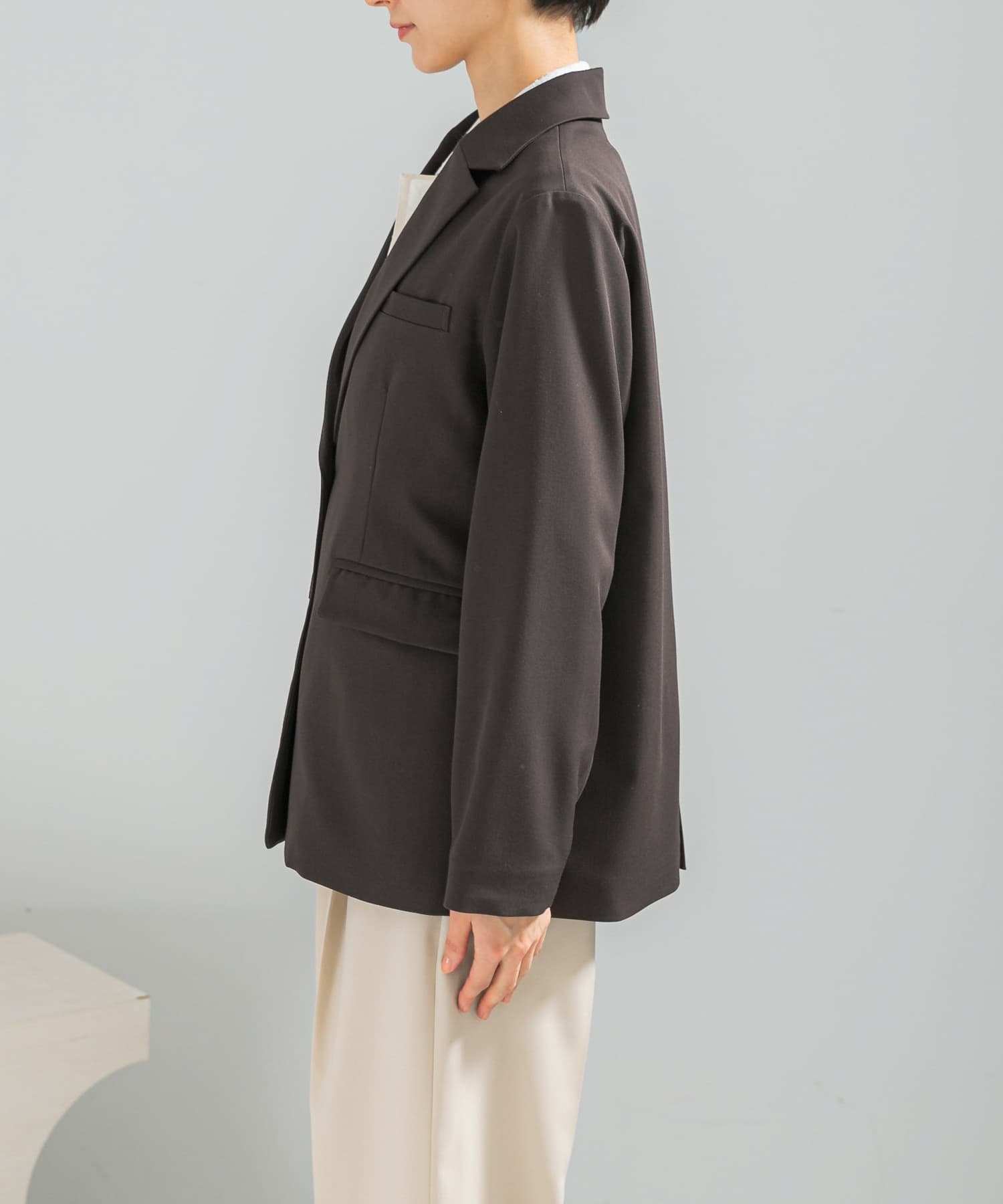 DARK BROWN