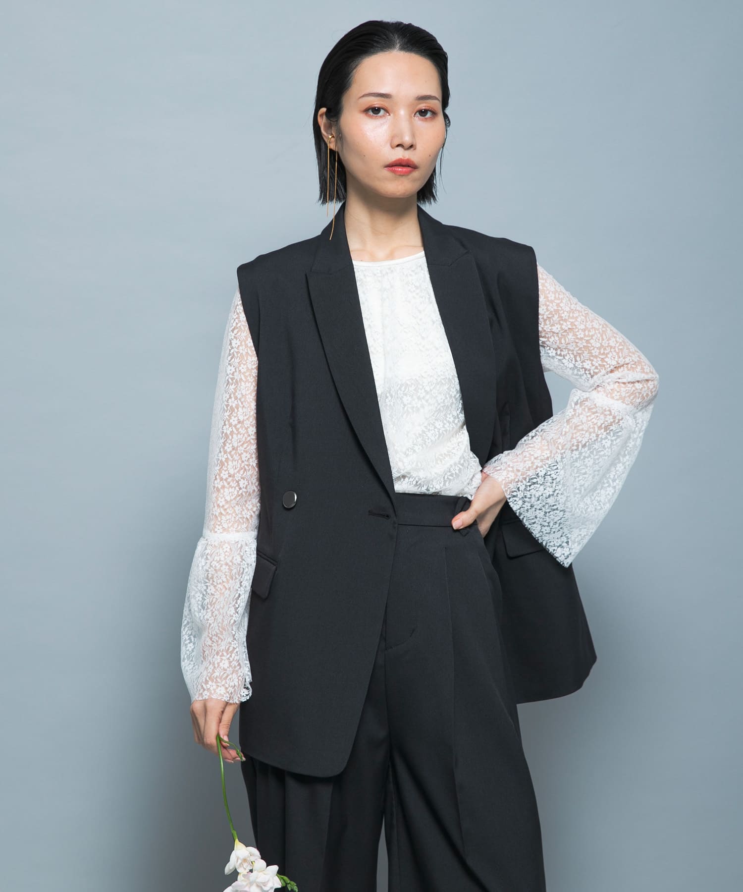 AMOMENTO SCOOP NECK TWO WAY VEST(0 BEIGE): トップス｜URBAN