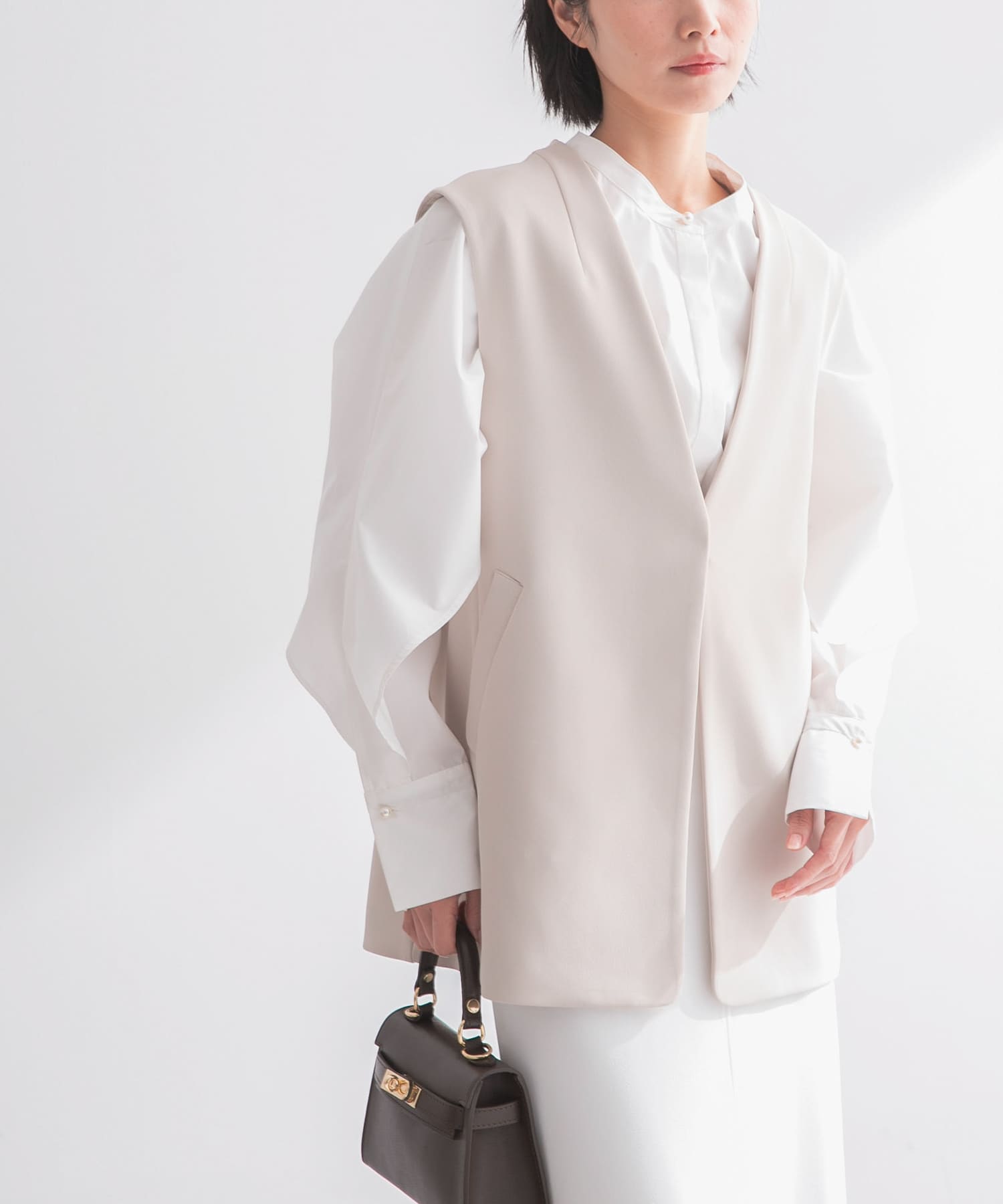 L.BEIGE