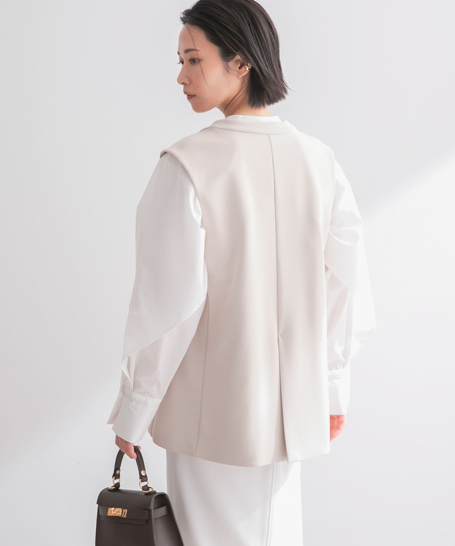 L.BEIGE