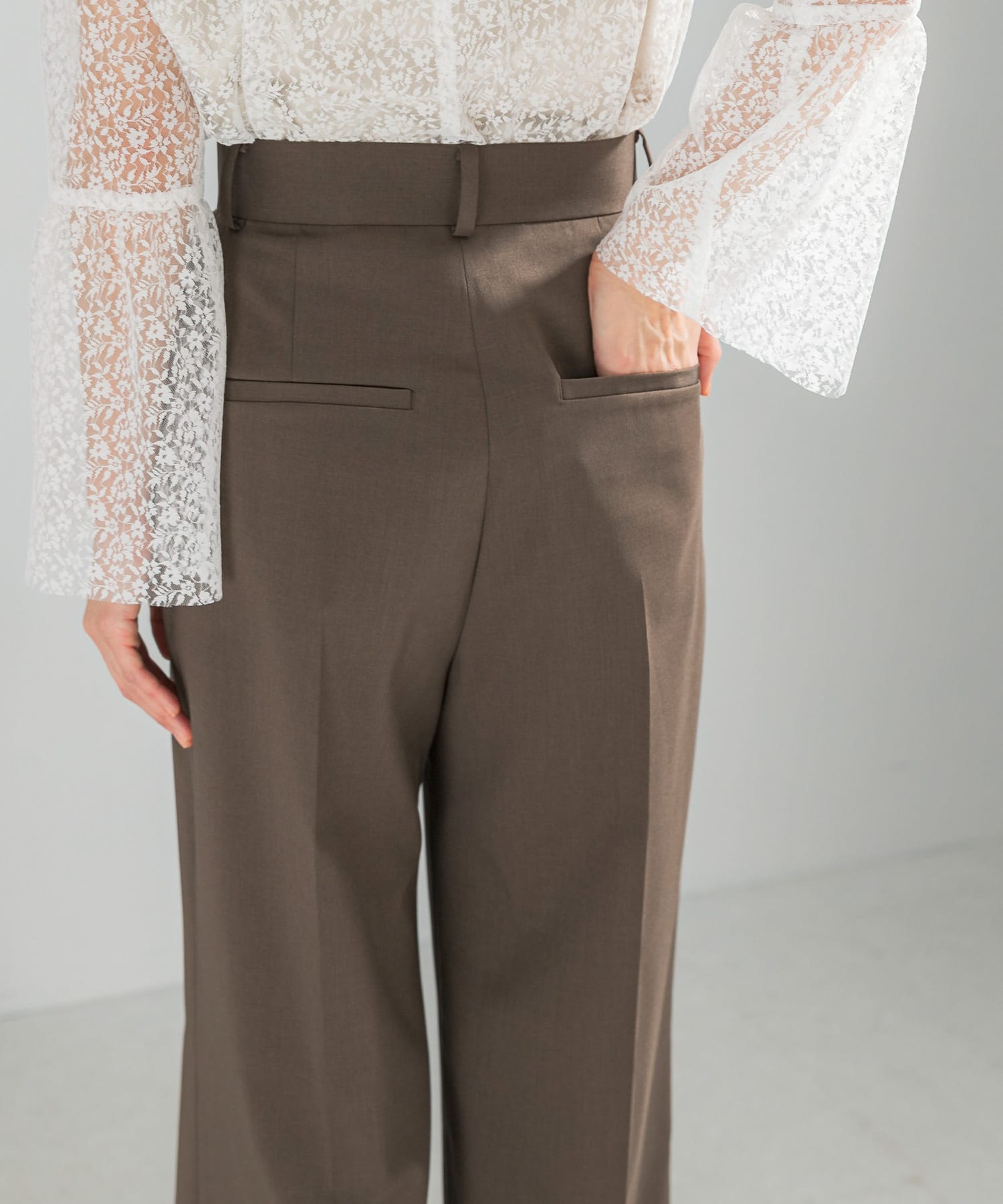 身長：168cm サイズ：38