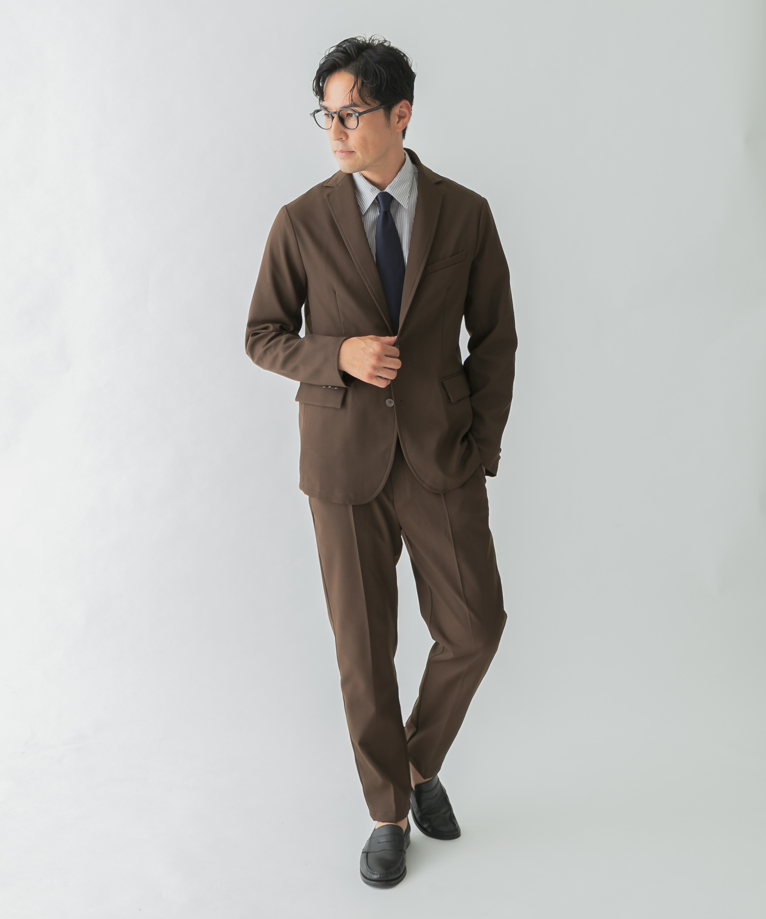 DARK BROWN