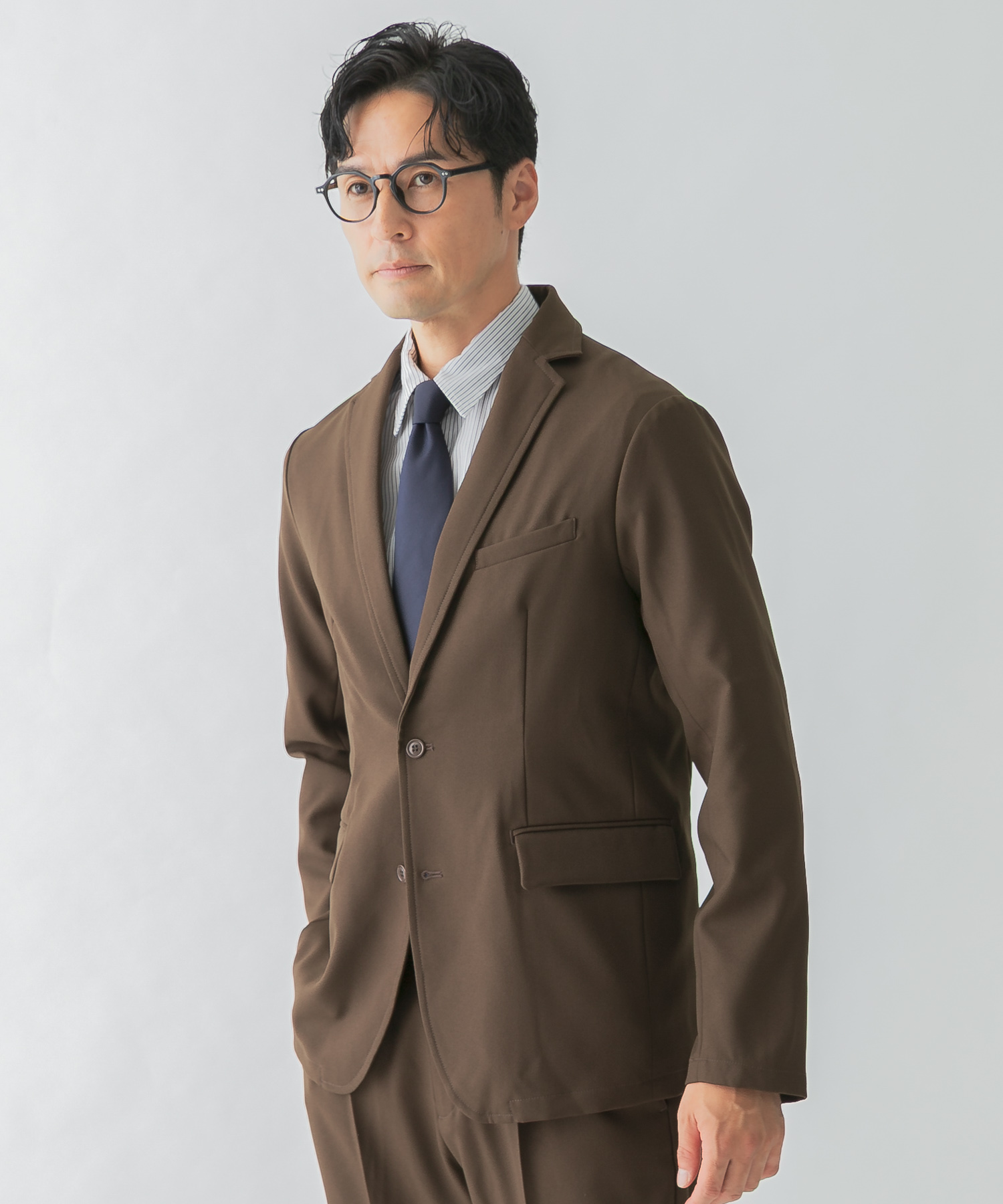 DARK BROWN