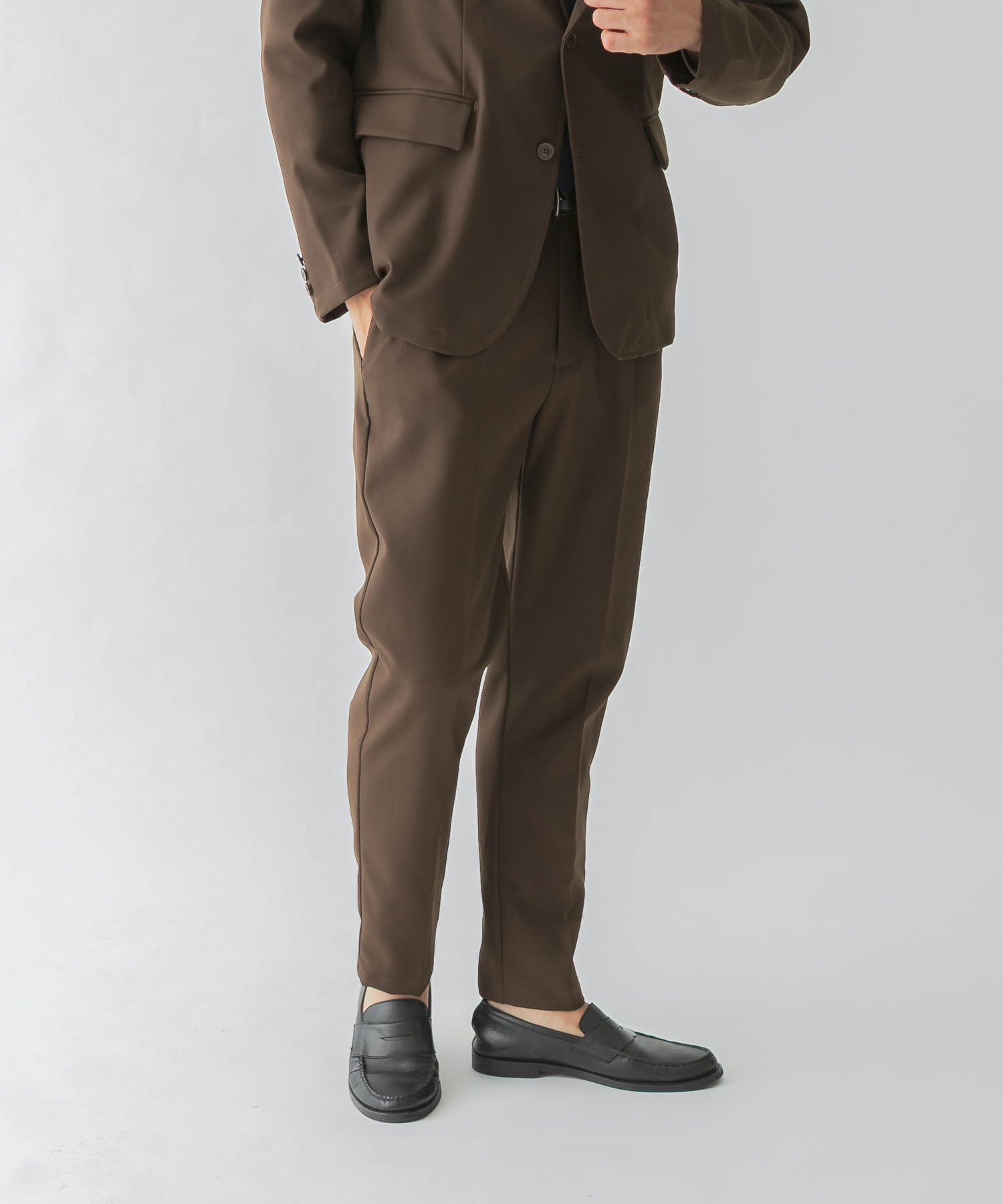 DARK BROWN