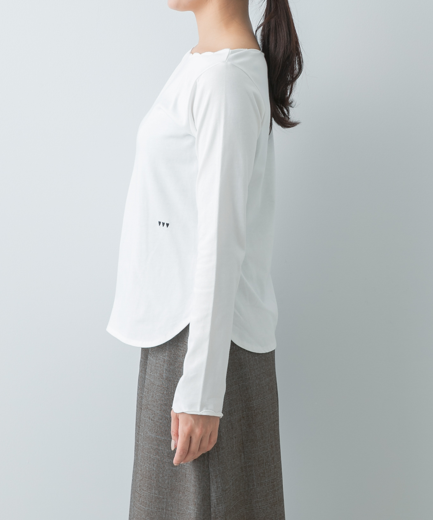 OFF WHITE