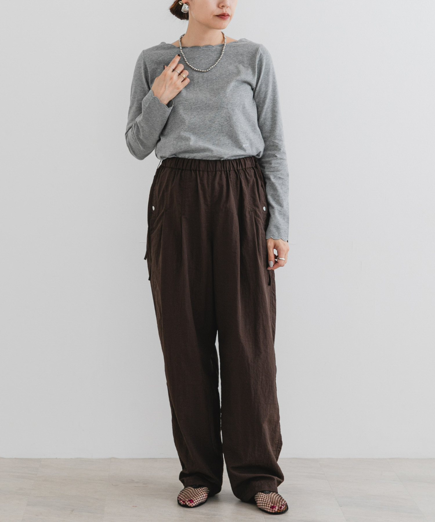 GRAY