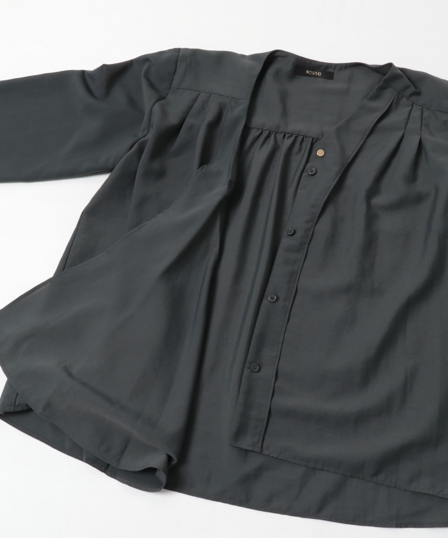 ウォッシャブルVネックフレアブラウス CHARCOAL FREE