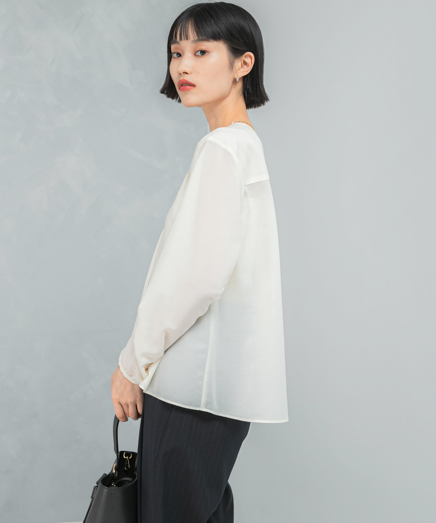 OFF WHITE