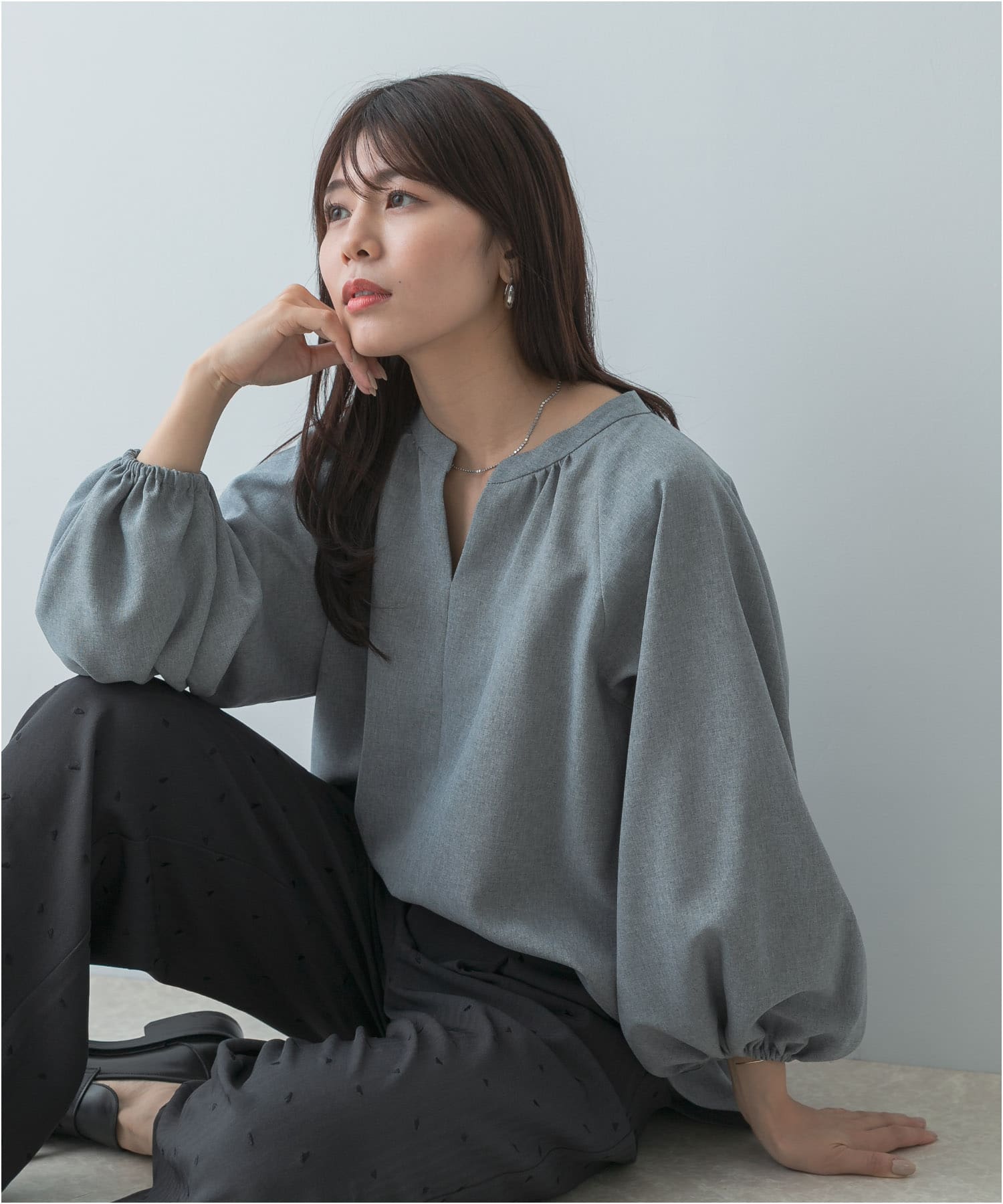GRAY