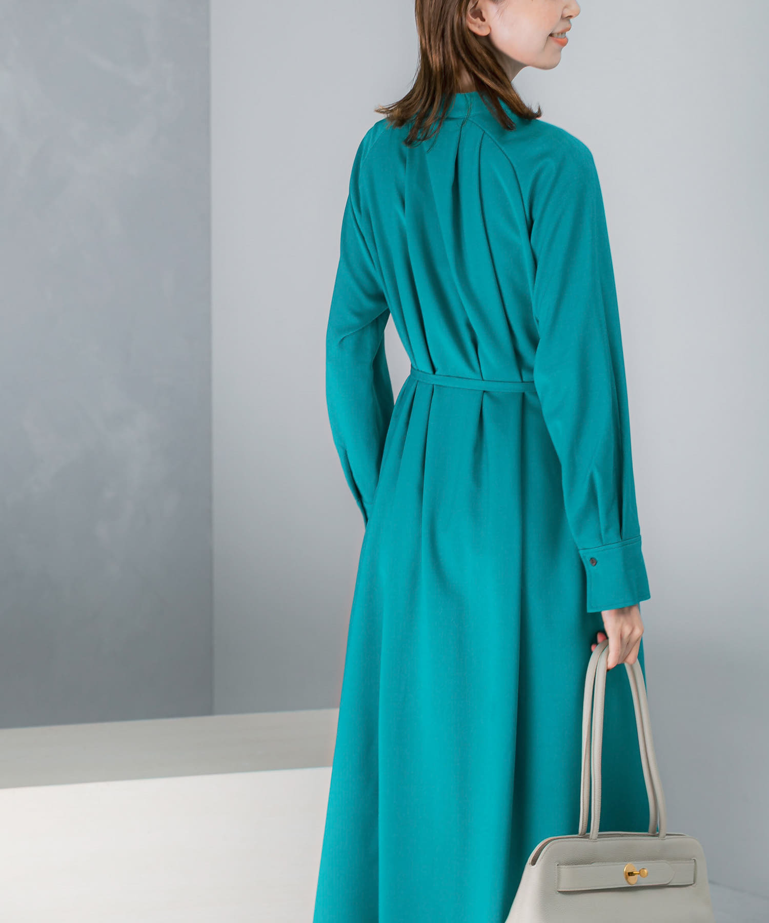 GREEN