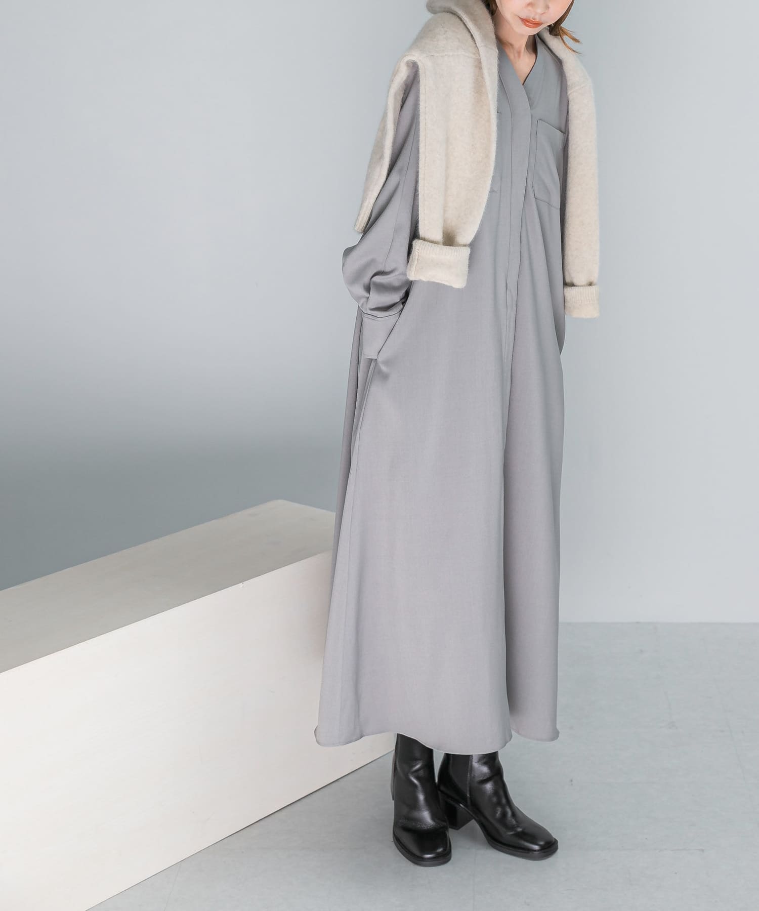 GRAY