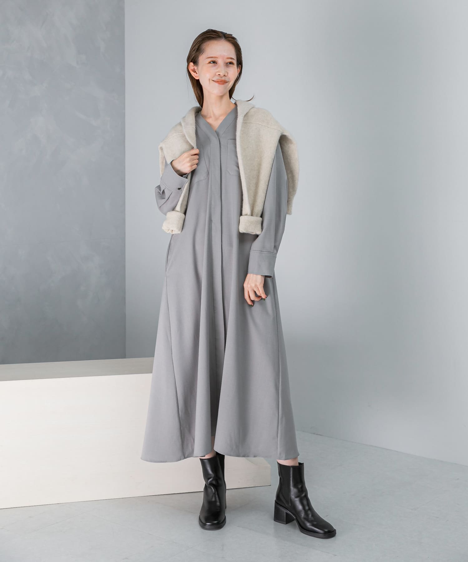 GRAY