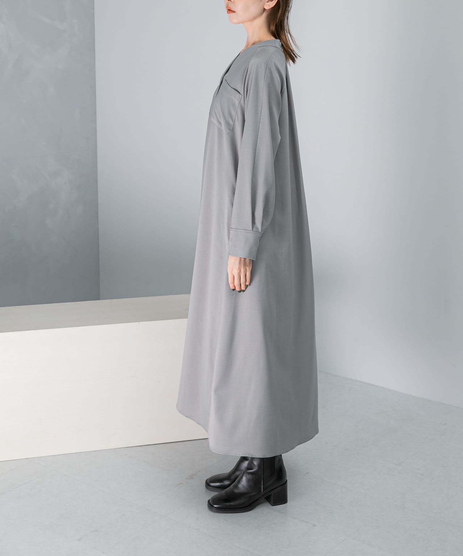 GRAY