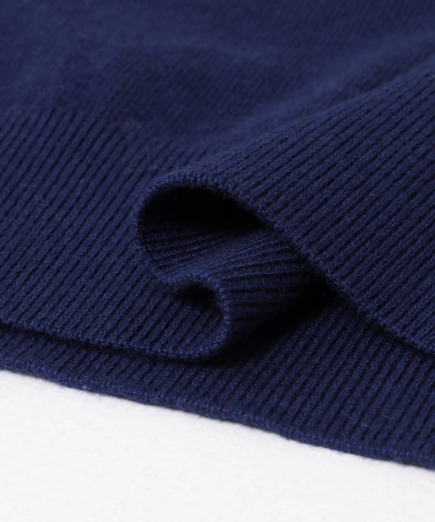 コットンカシミヤクルーネックニット BLUE M