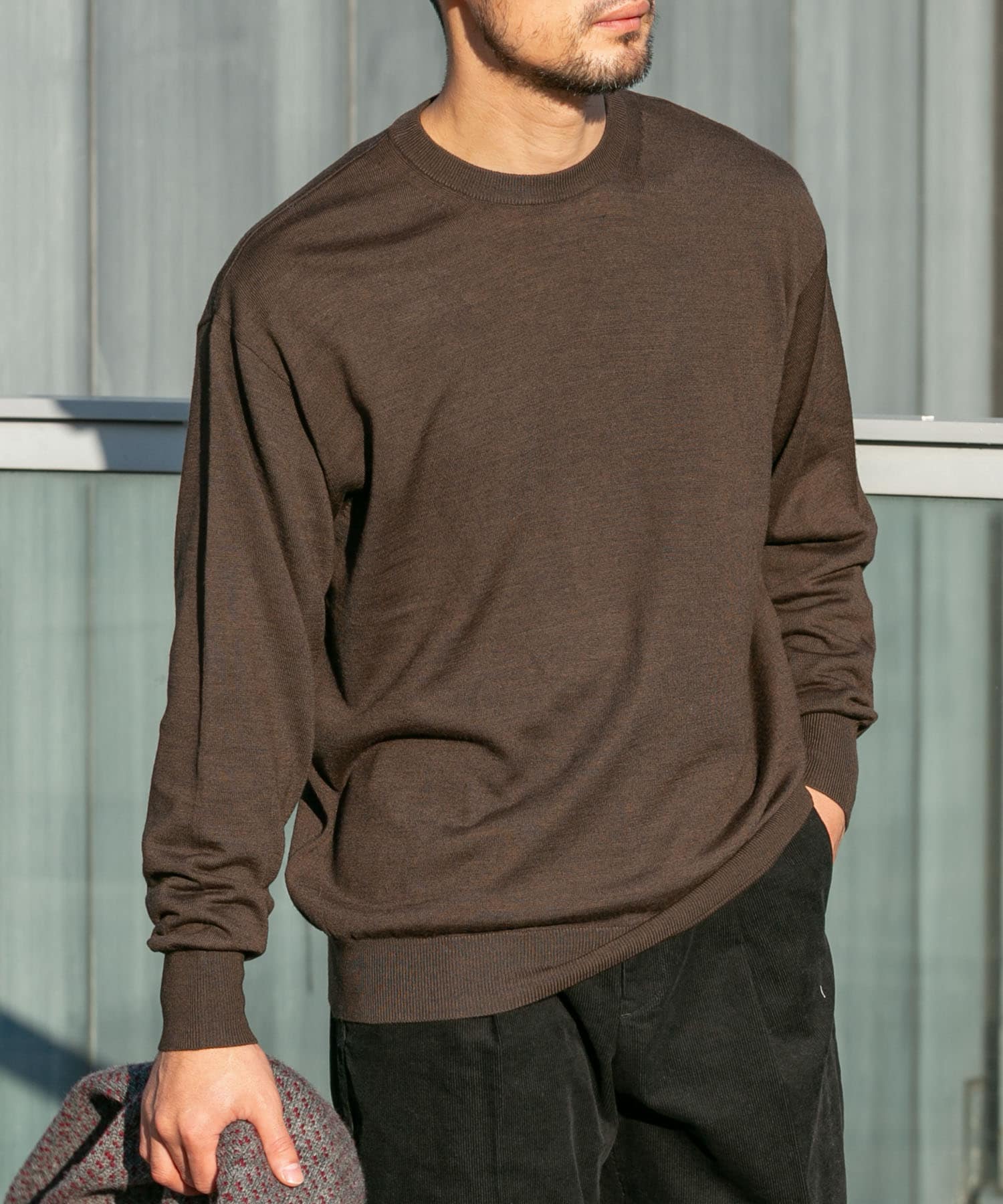 DARK BROWN