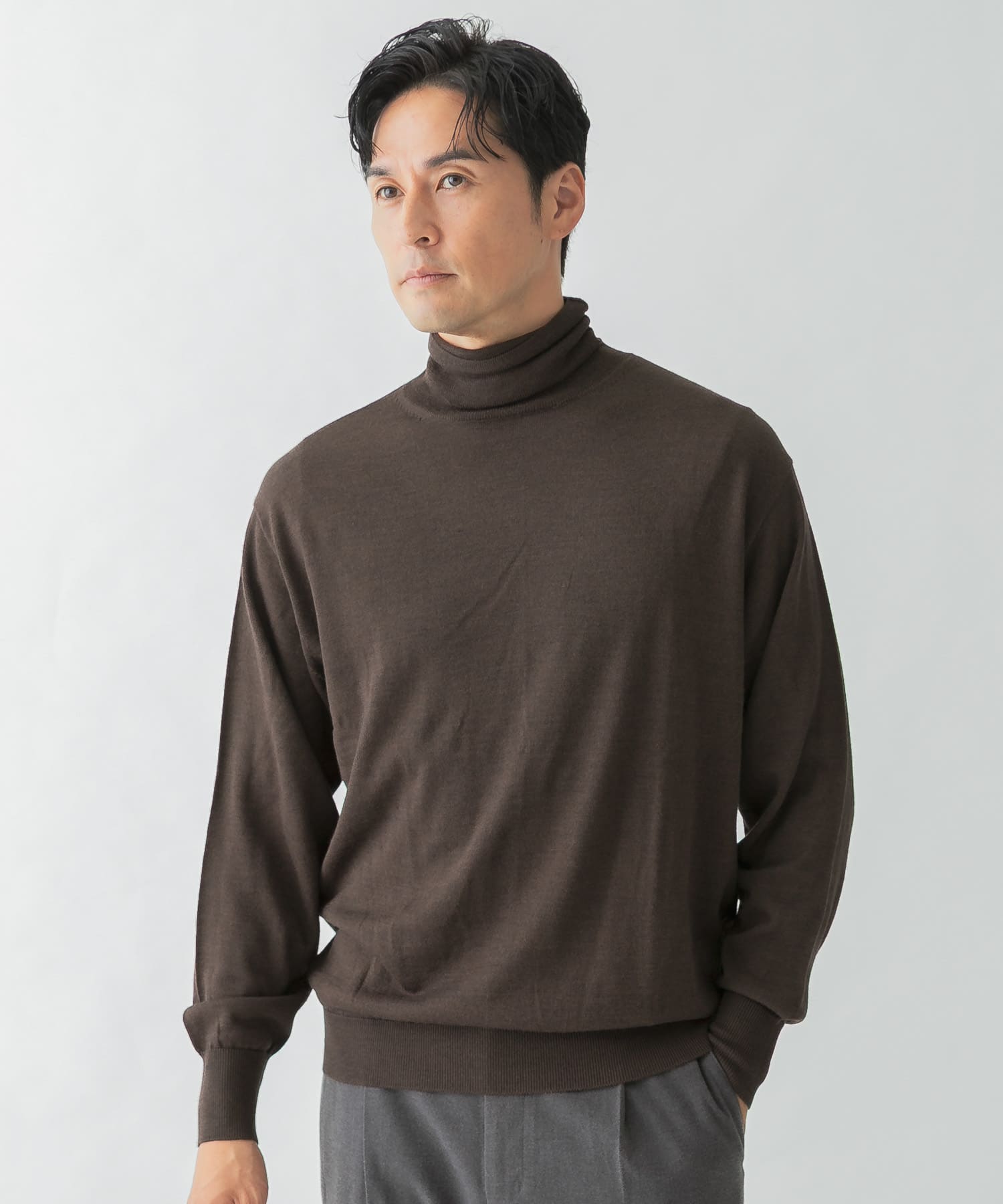 DARK BROWN