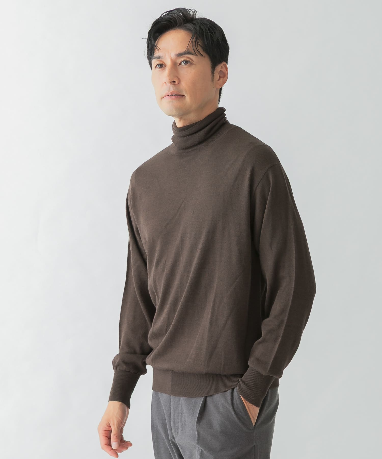 DARK BROWN