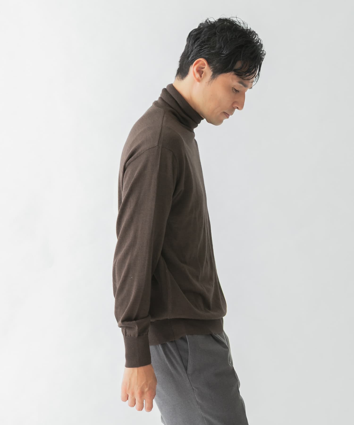 DARK BROWN
