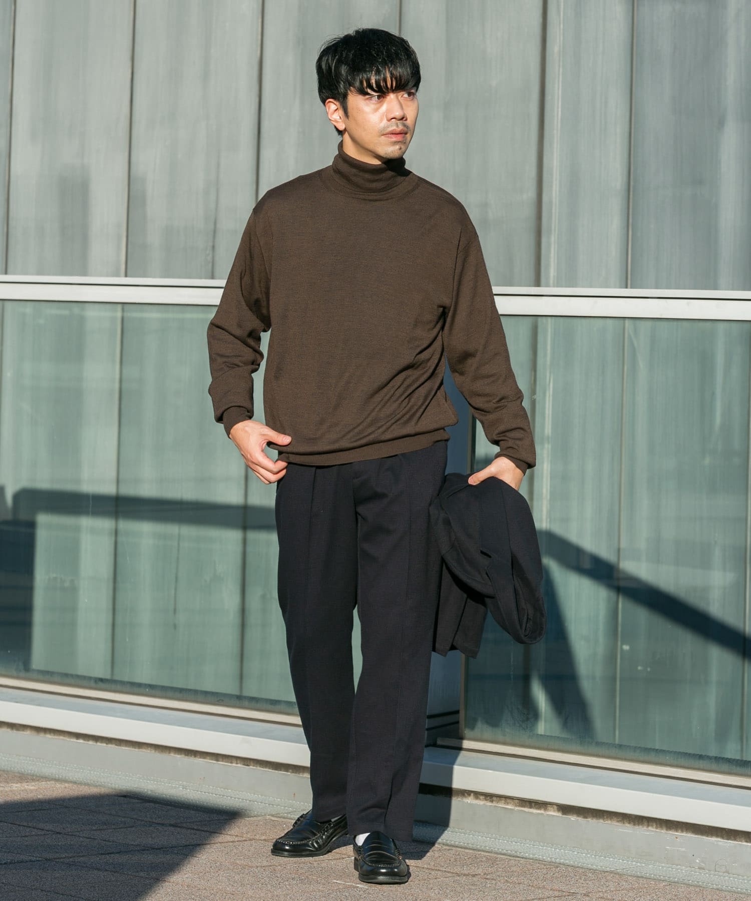 DARK BROWN