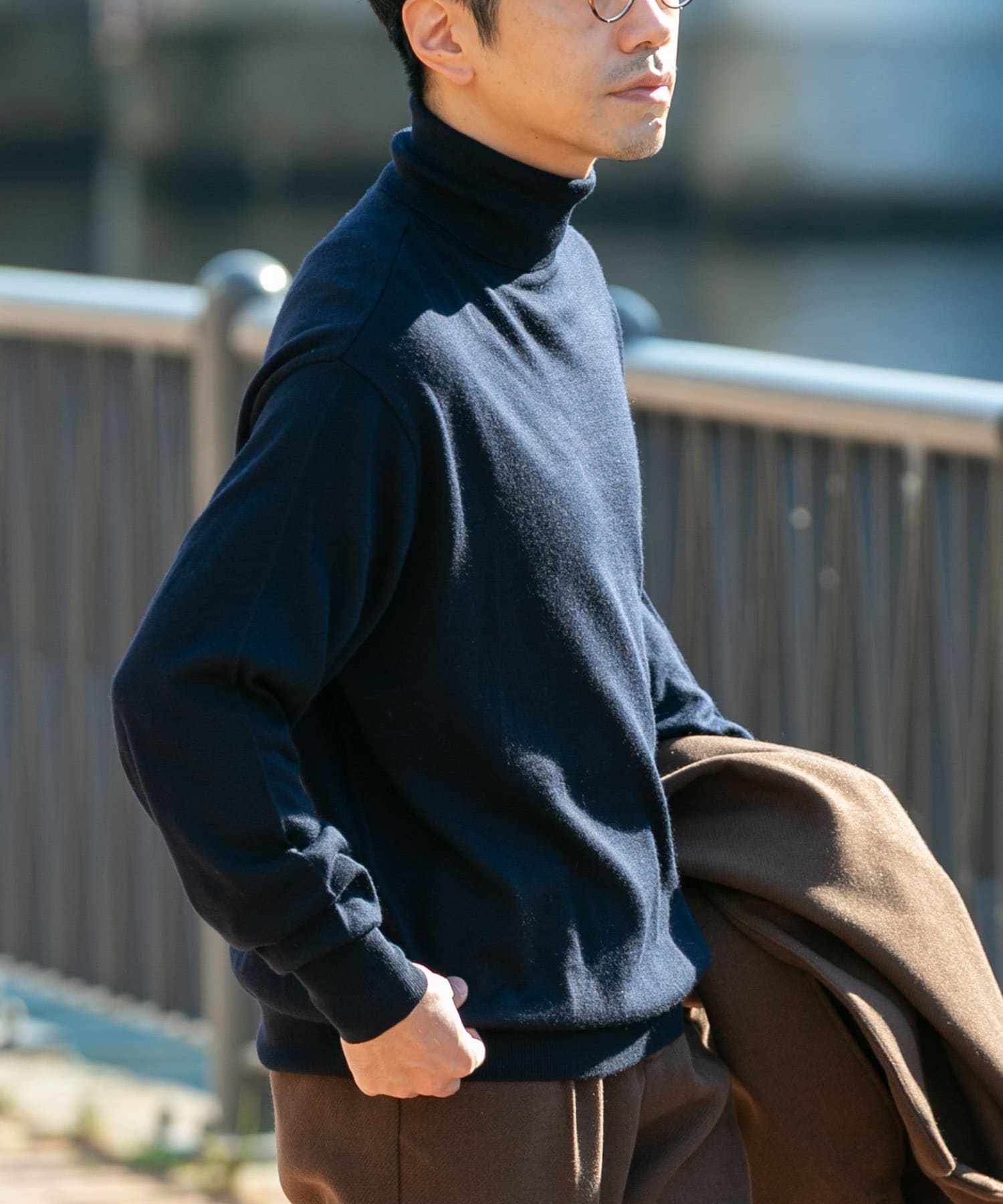 イタリア糸メリノウールタートルネックニット NAVY M
