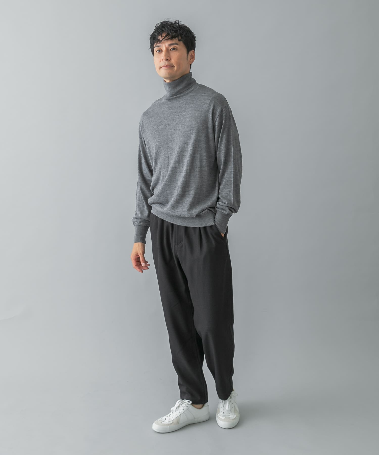 GRAY