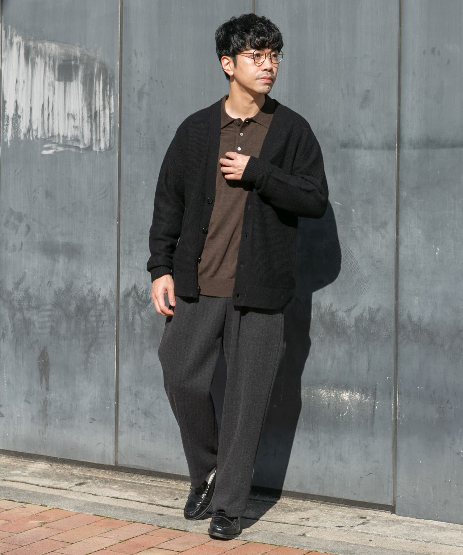 DARK BROWN
