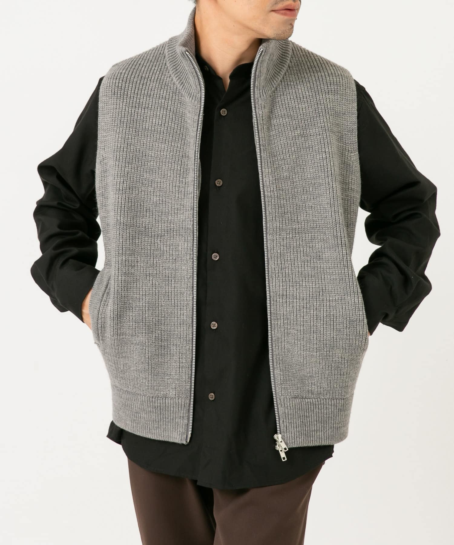 GRAY