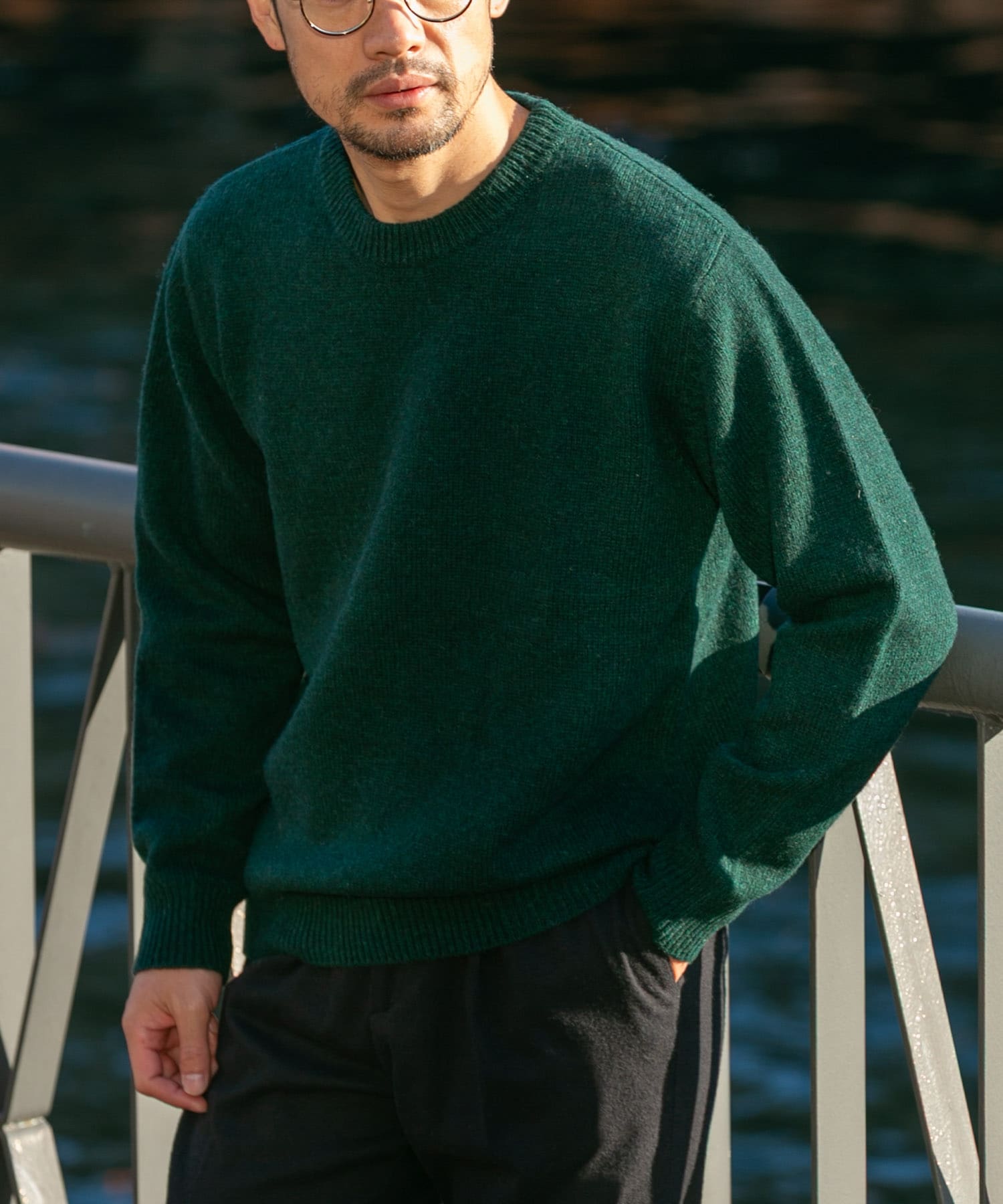 GREEN