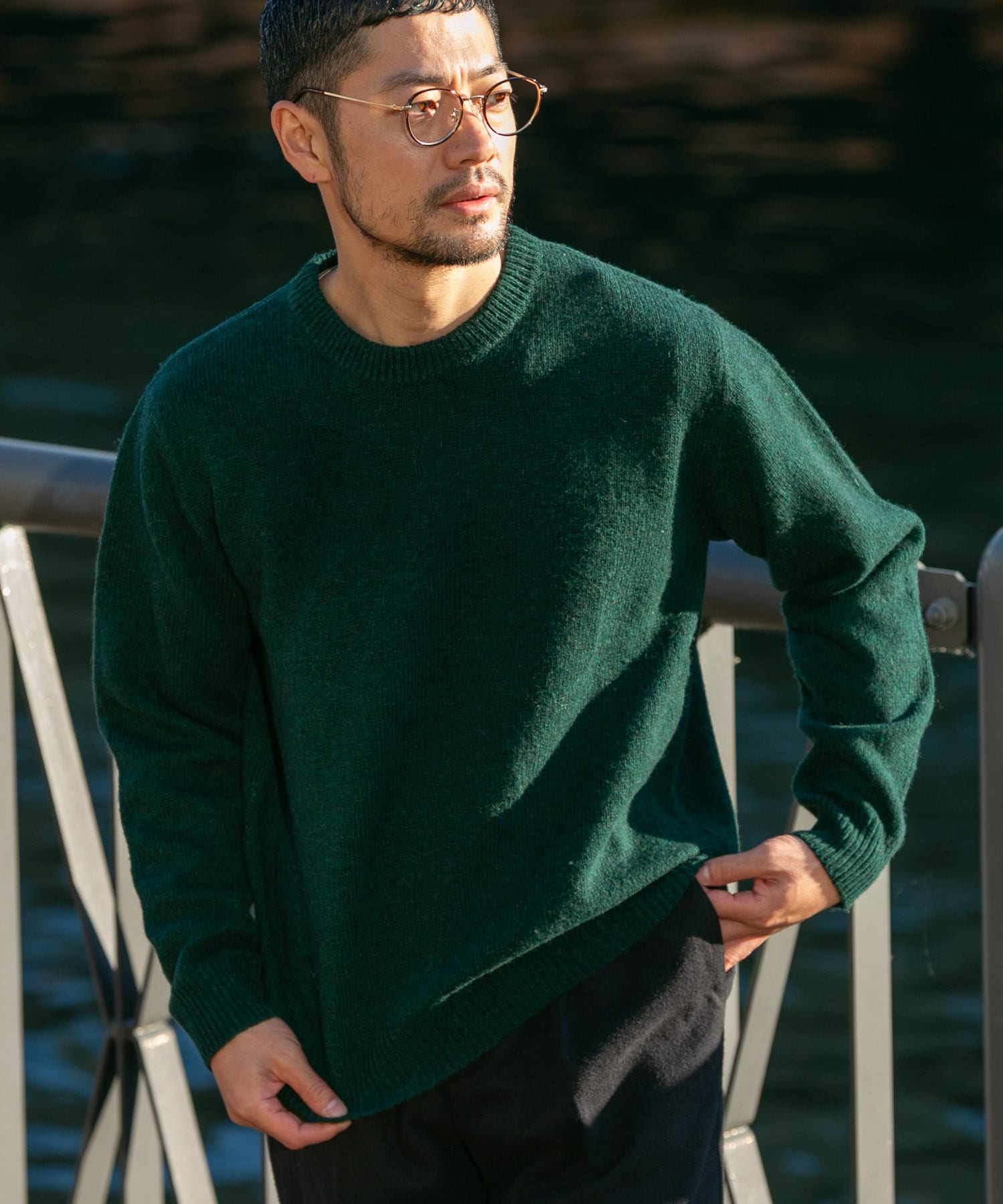 GREEN