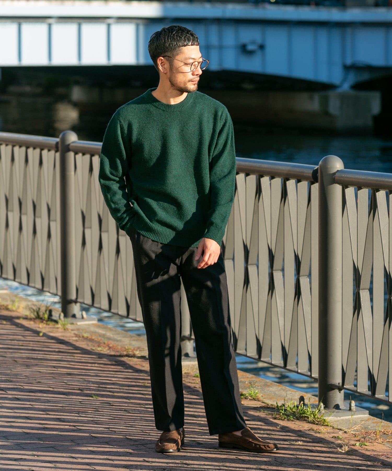 GREEN