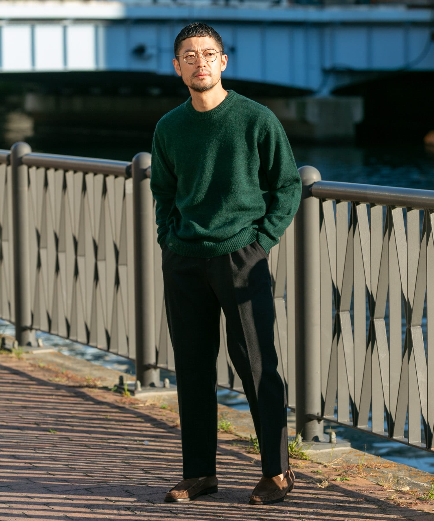 GREEN