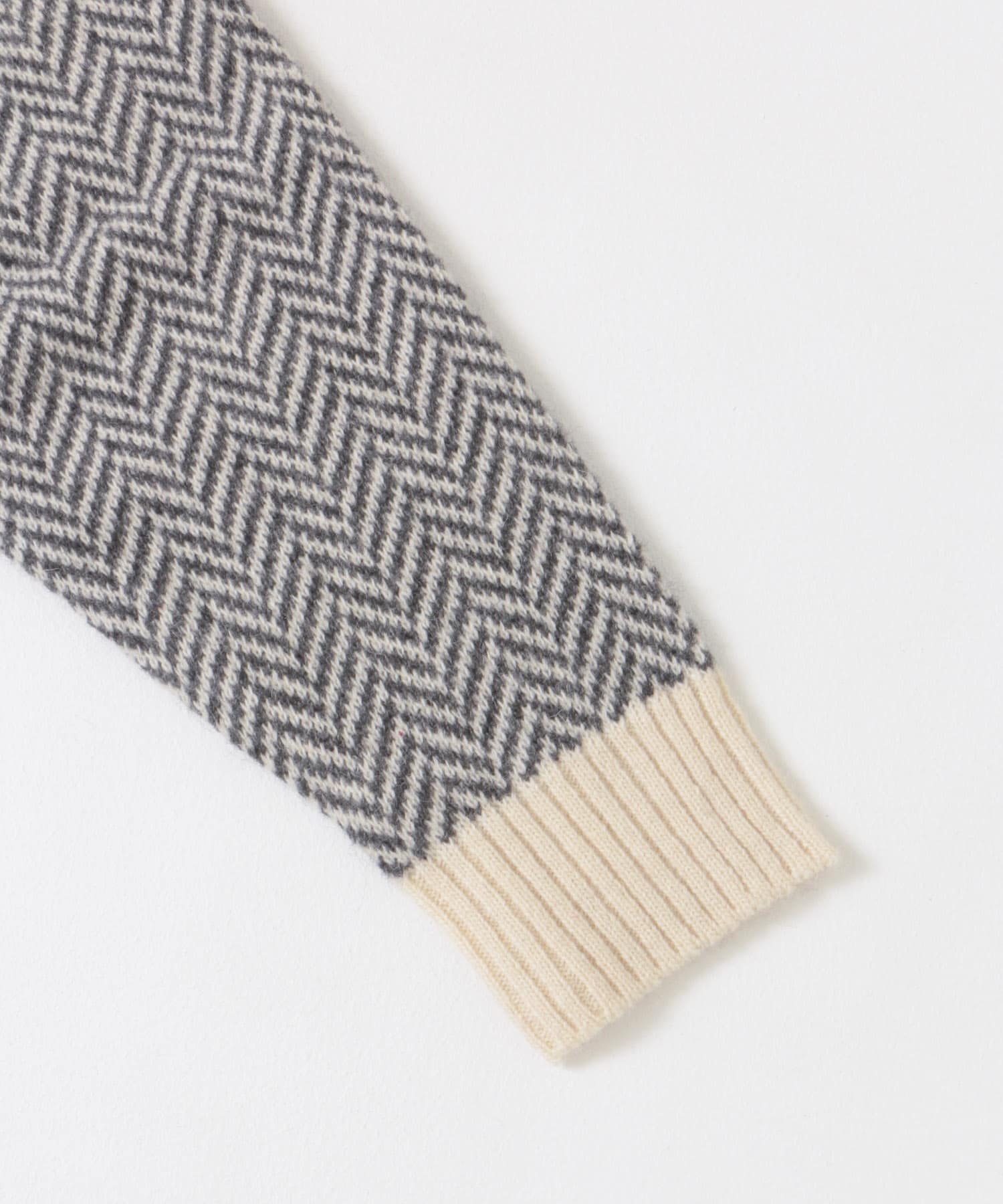 『XLサイズあり』ヘリンボーン柄クルーネックニット IVORY S