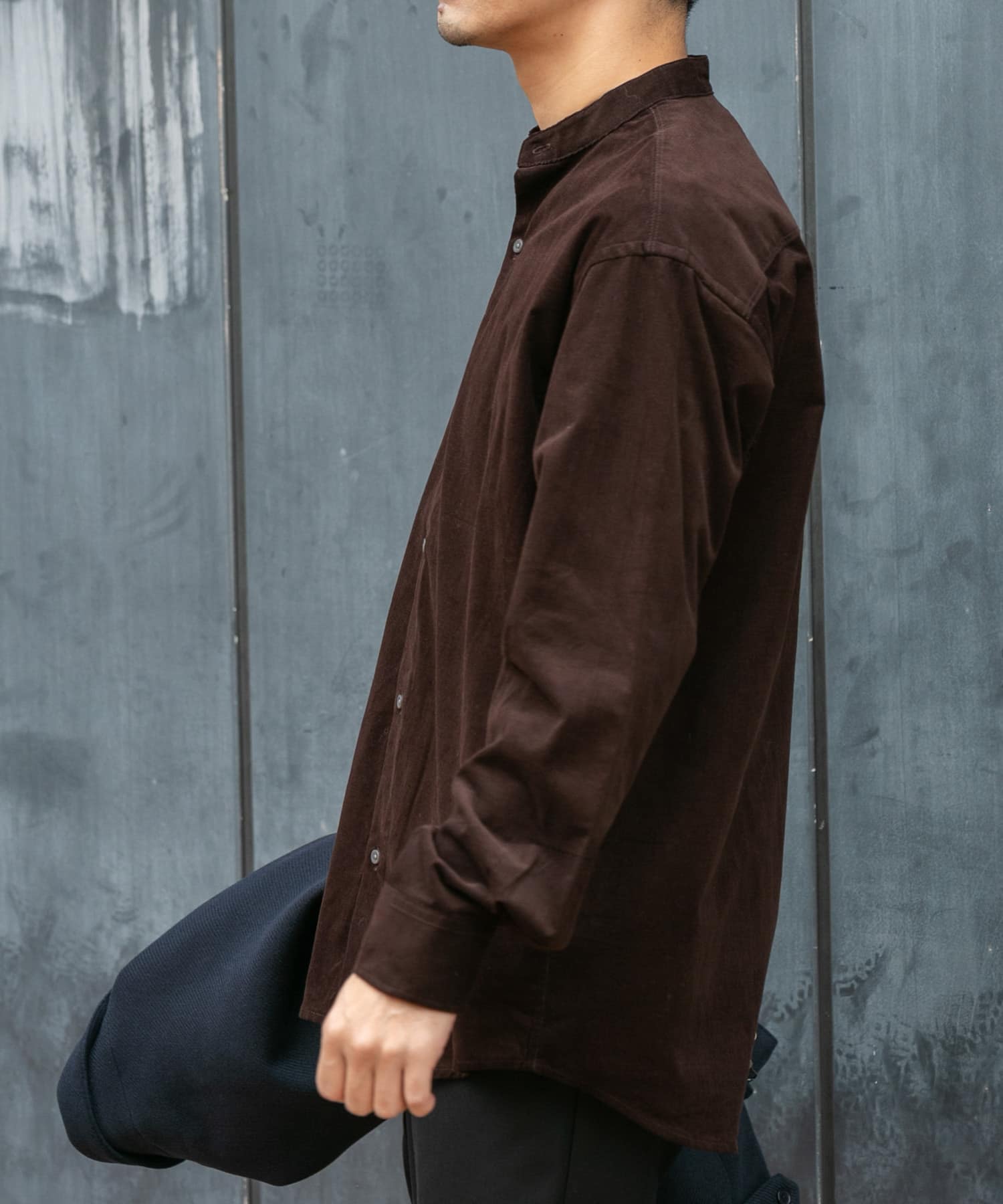 DARK BROWN