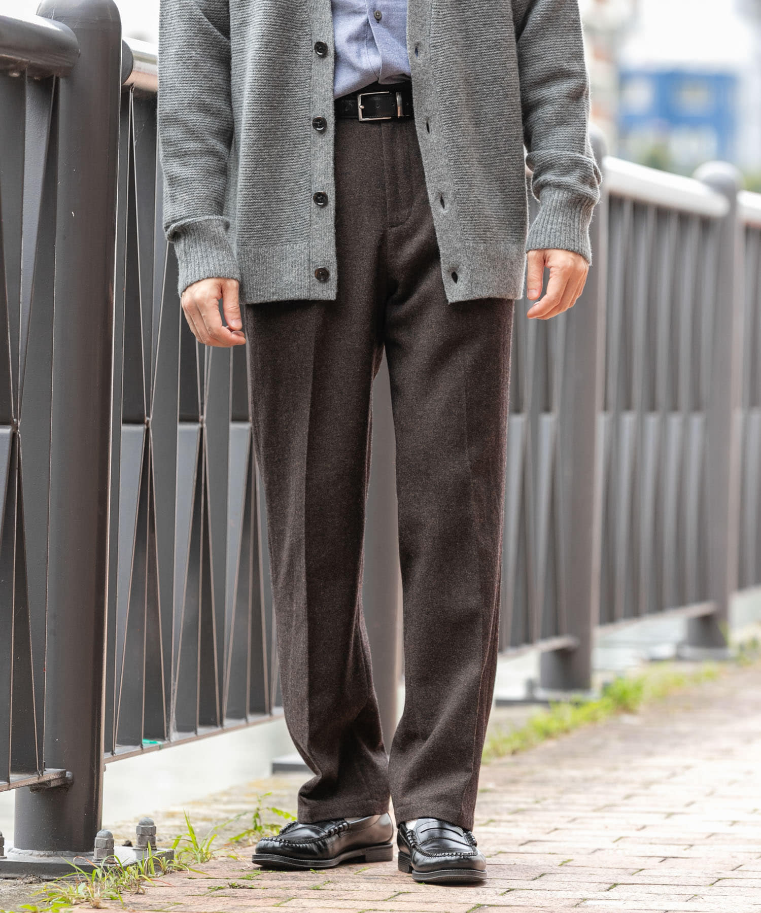 DARK BROWN
