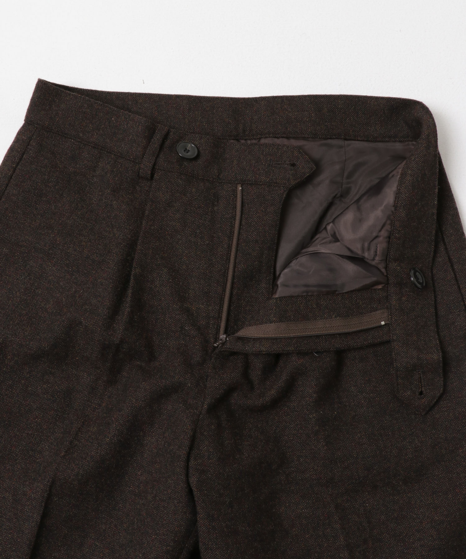 DARK BROWN